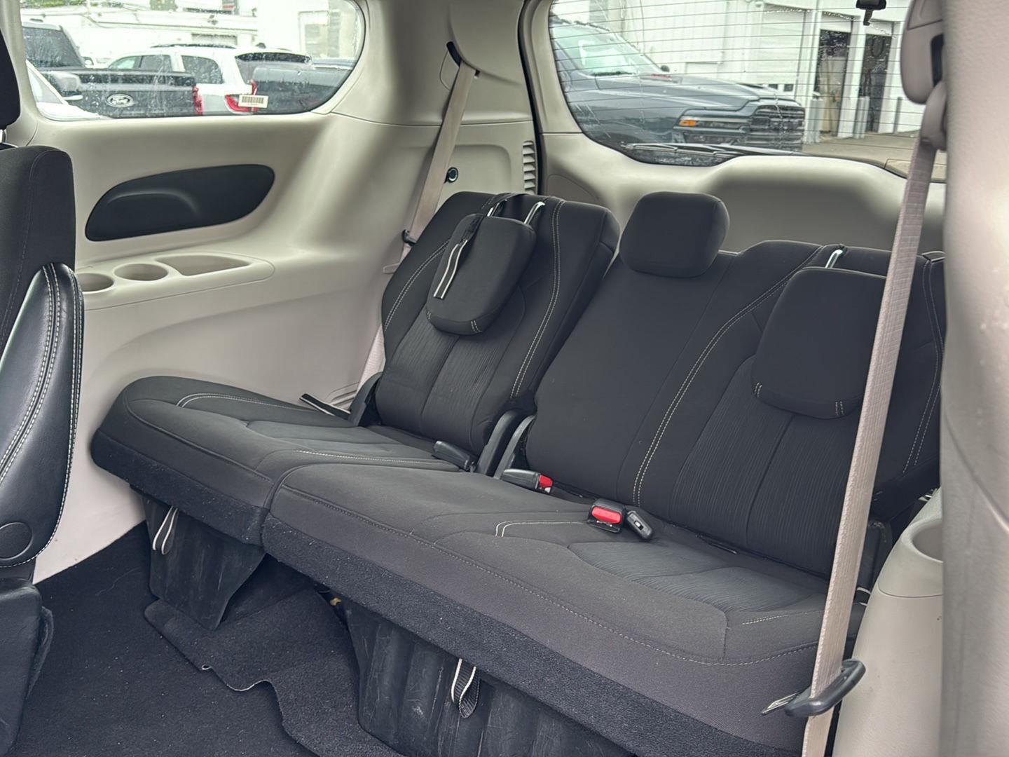 Used 2023 Bright White Clearcoat Chrysler LX image 3
