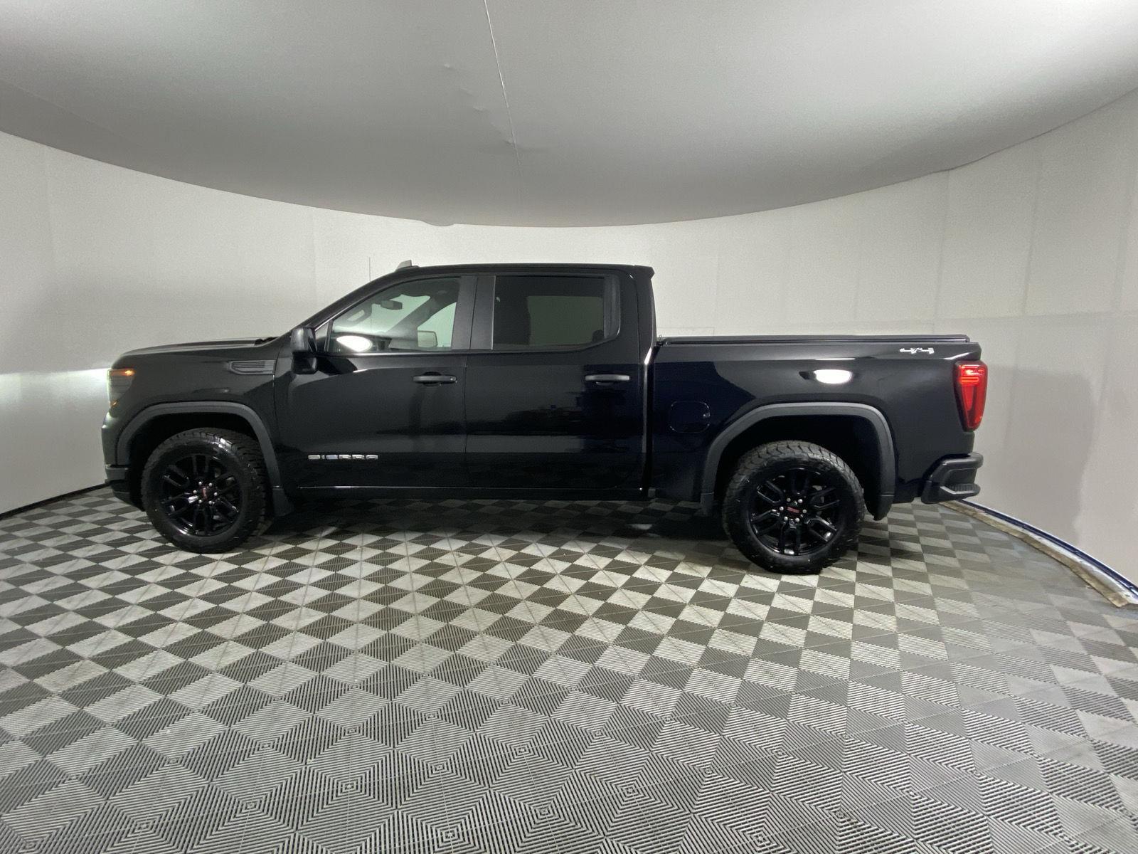 Used 2024 Onyx Black GMC Pro image 12