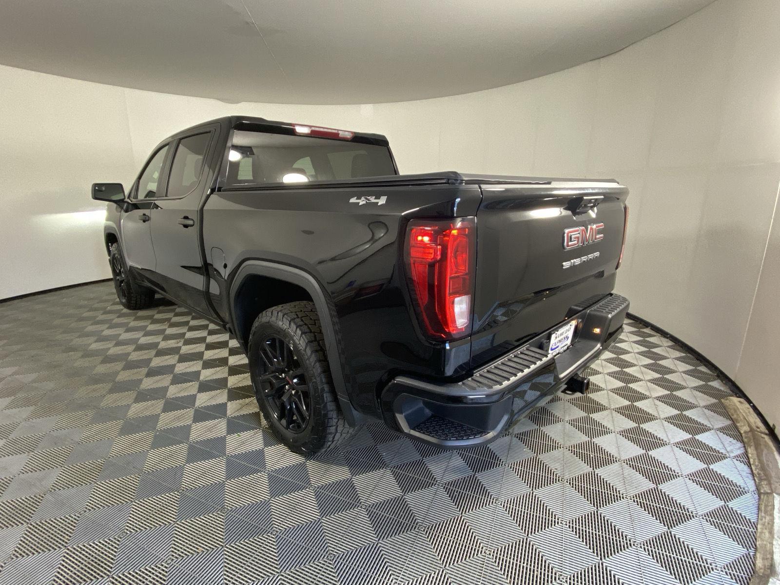 Used 2024 Onyx Black GMC Pro image 14