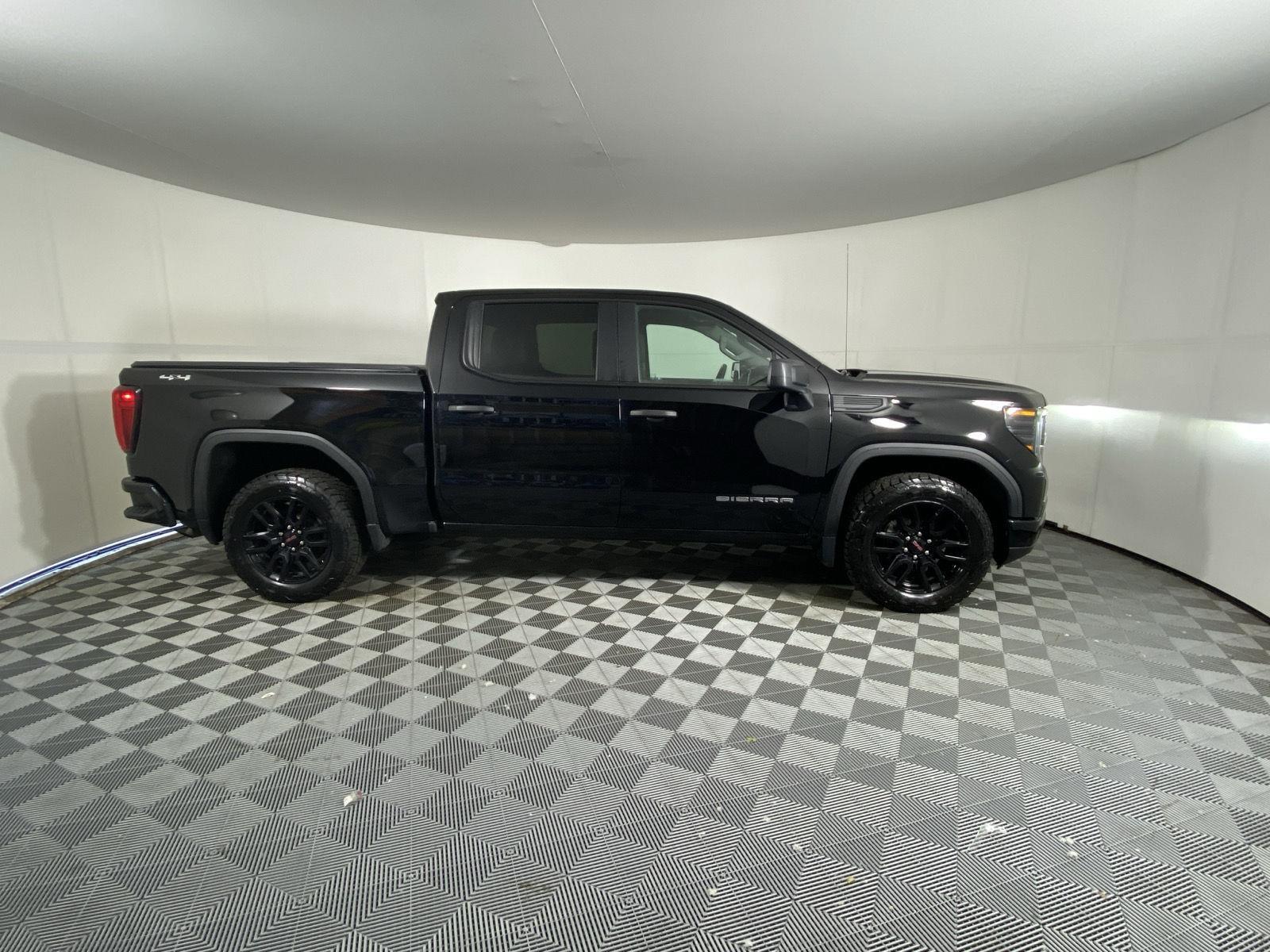 Used 2024 Onyx Black GMC Pro image 3