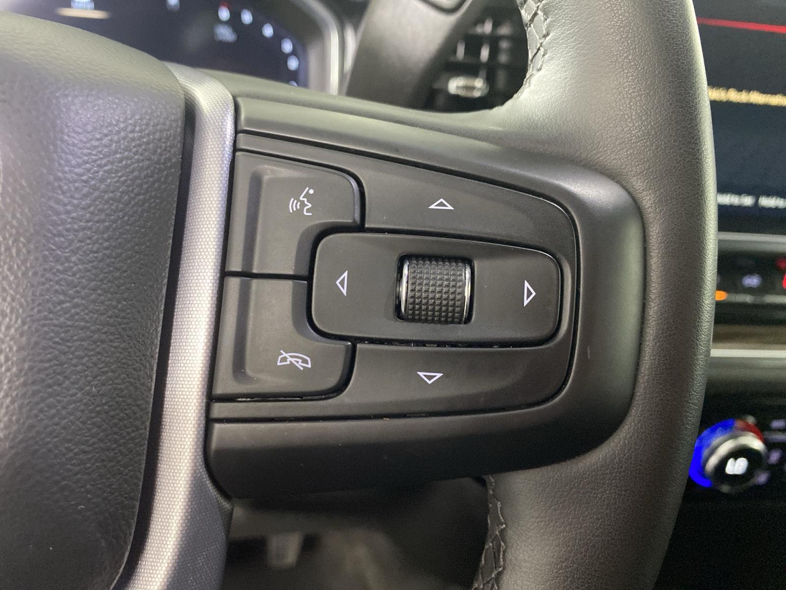 Used 2024 Summit White GMC Elevation image 19