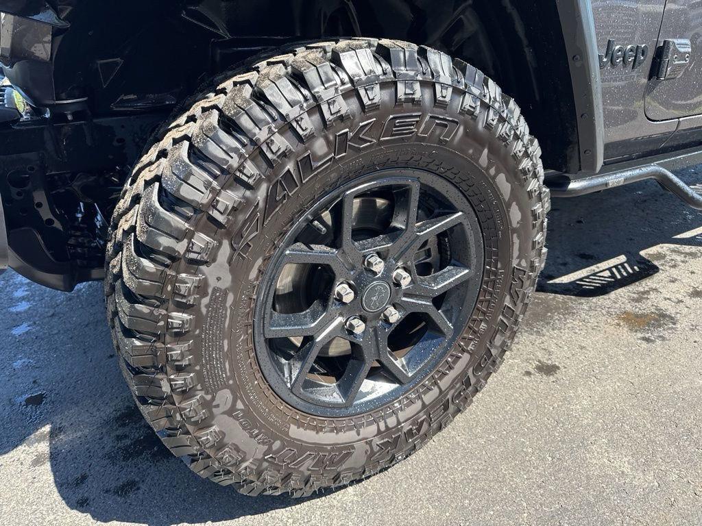 Certified Used 2025 Granite Crystal Metallic Clearcoat Jeep Willys image 7