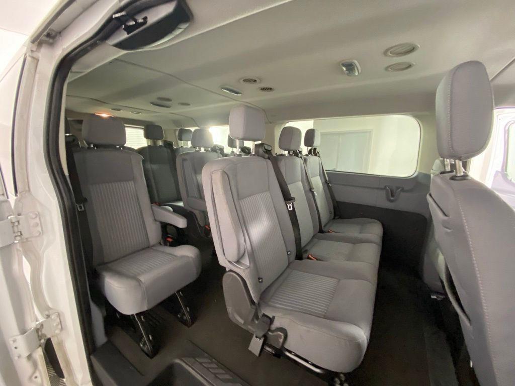 Used 2017 Oxford White Ford XLT image 5
