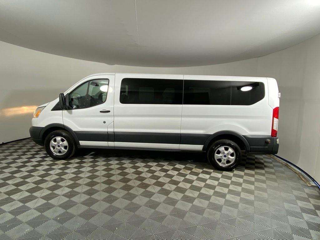 Used 2017 Oxford White Ford XLT image 12