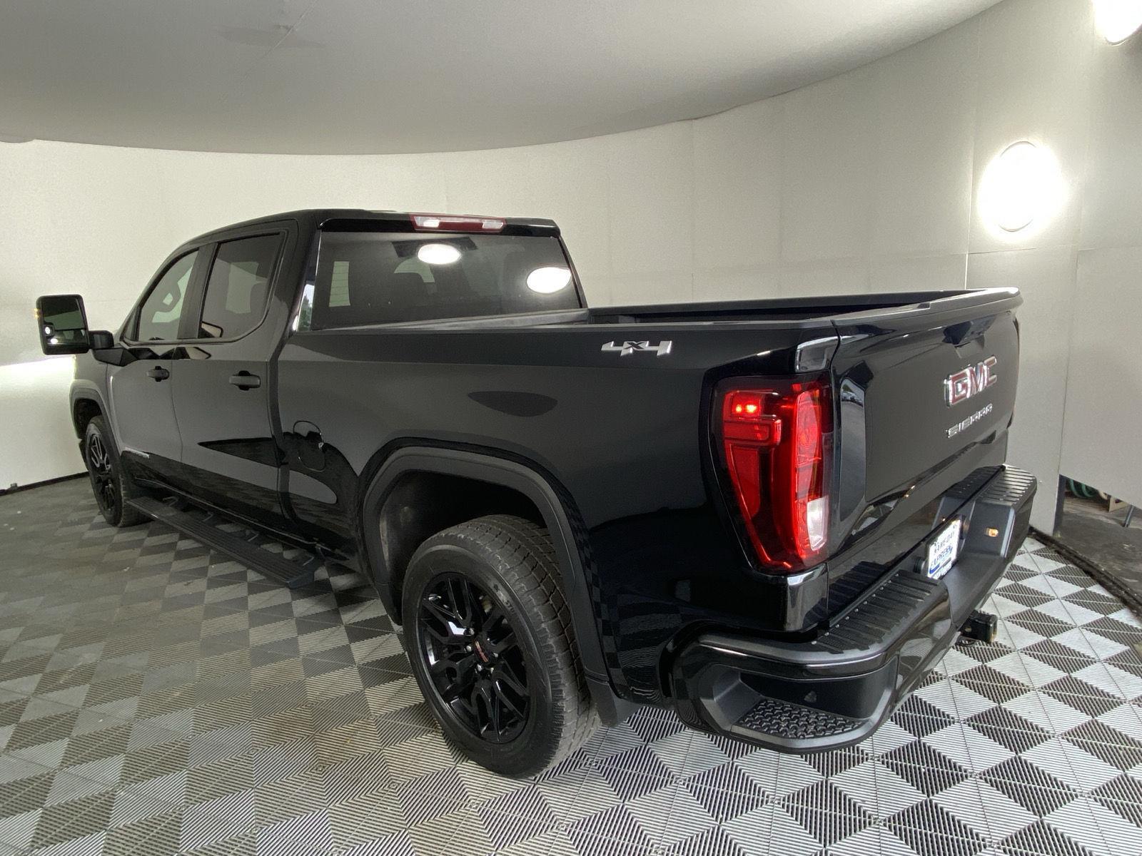Used 2024 Onyx Black GMC Pro image 13