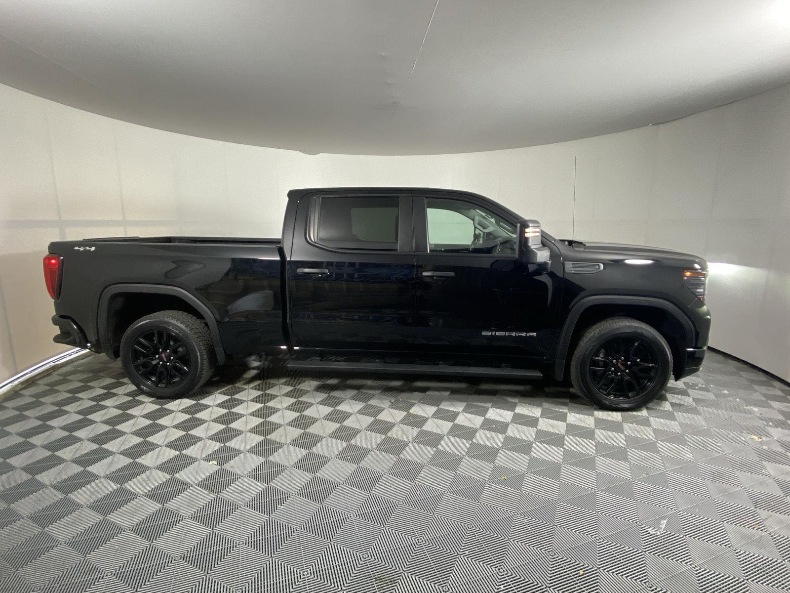 Used 2024 Onyx Black GMC Pro image 3