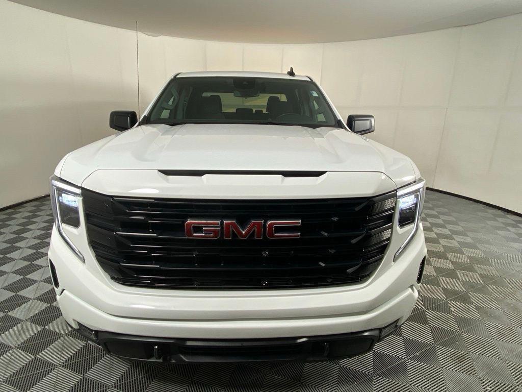 Used 2024 Summit White GMC Elevation image 7