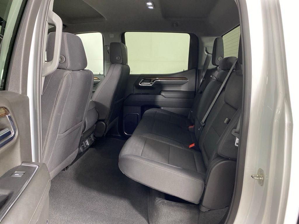 Used 2024 Summit White GMC Elevation image 9