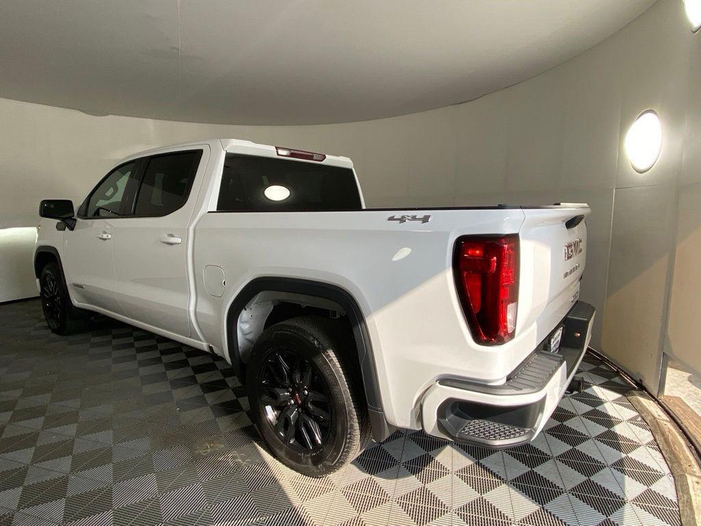 Used 2024 Summit White GMC Elevation image 13
