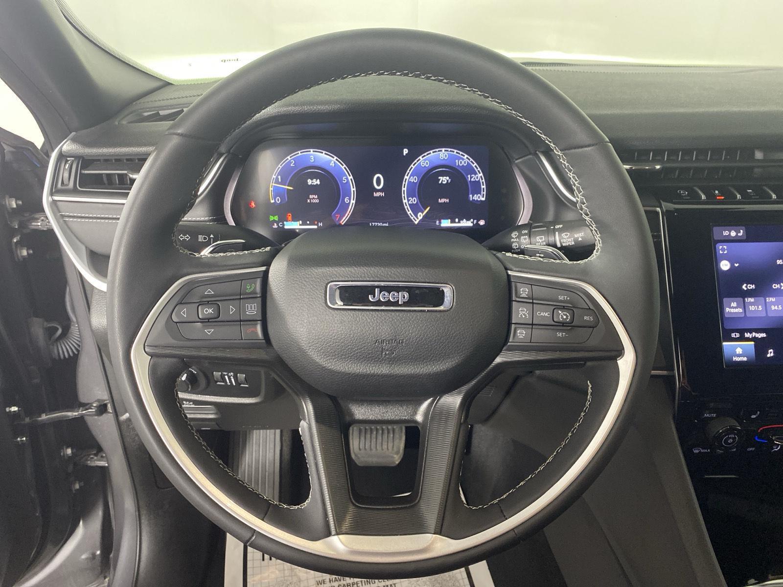 Used 2024 Baltic Gray Metallic Clearcoat Jeep Altitude image 20