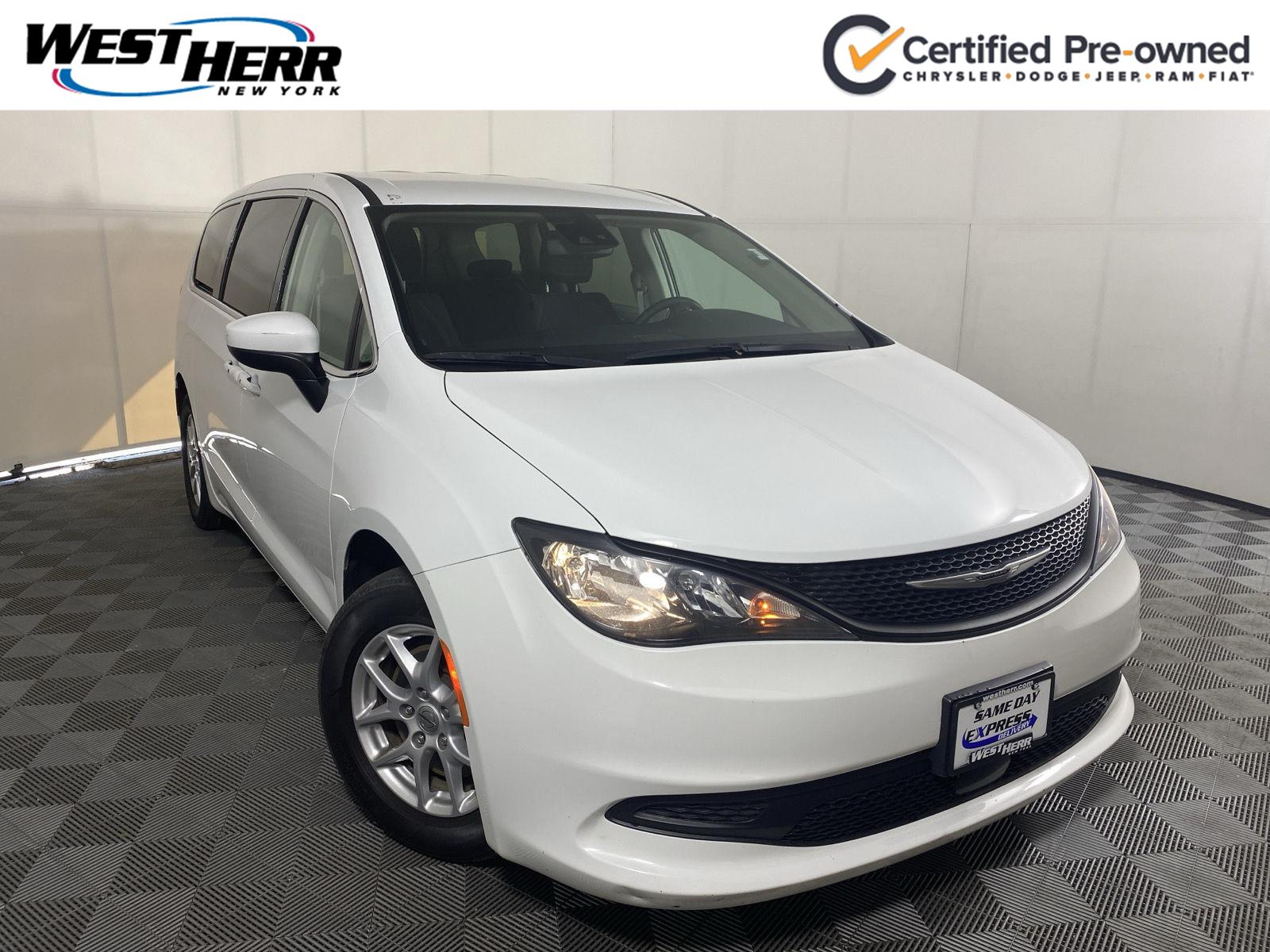 2023 Chrysler Voyager LX