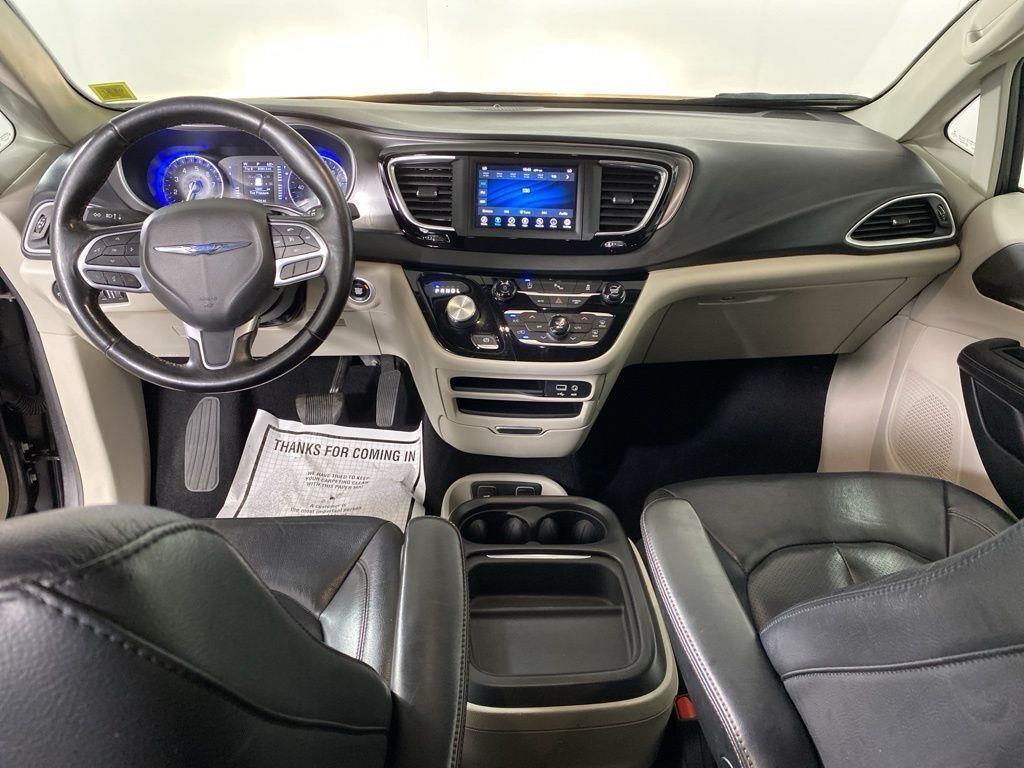 Used 2020 Crystal Metallic Chrysler Touring L image 8