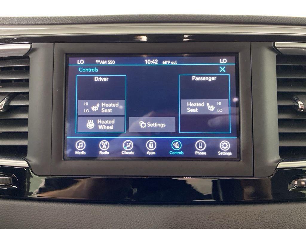 Used 2020 Crystal Metallic Chrysler Touring L image 14