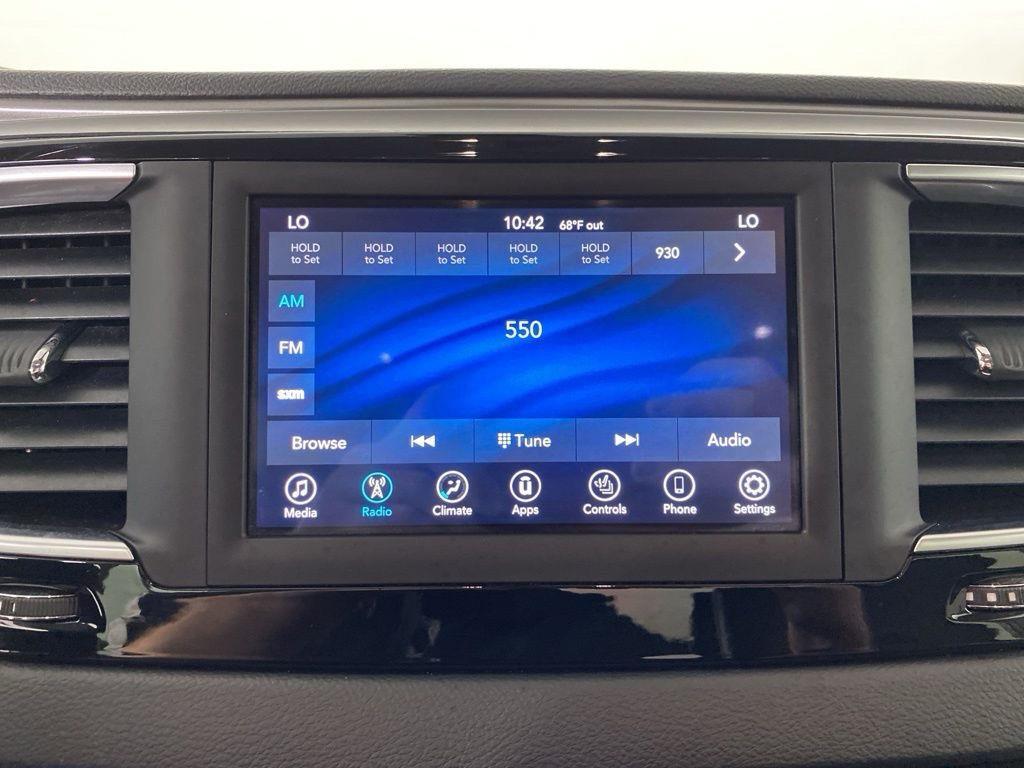 Used 2020 Crystal Metallic Chrysler Touring L image 16