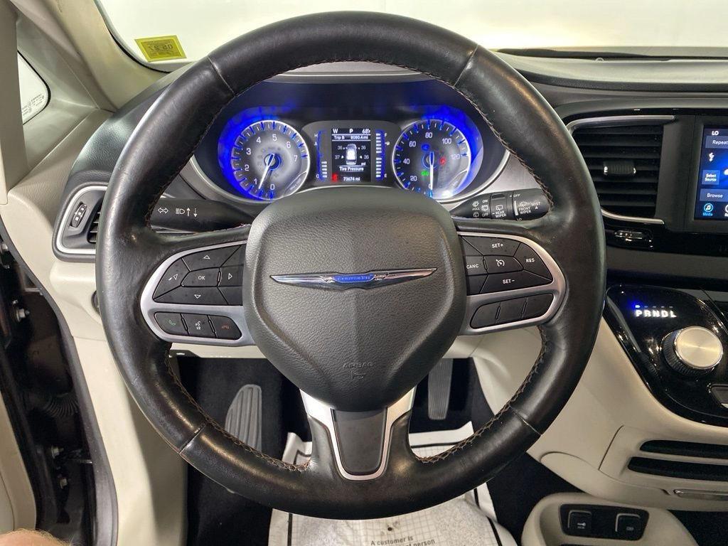 Used 2020 Crystal Metallic Chrysler Touring L image 17