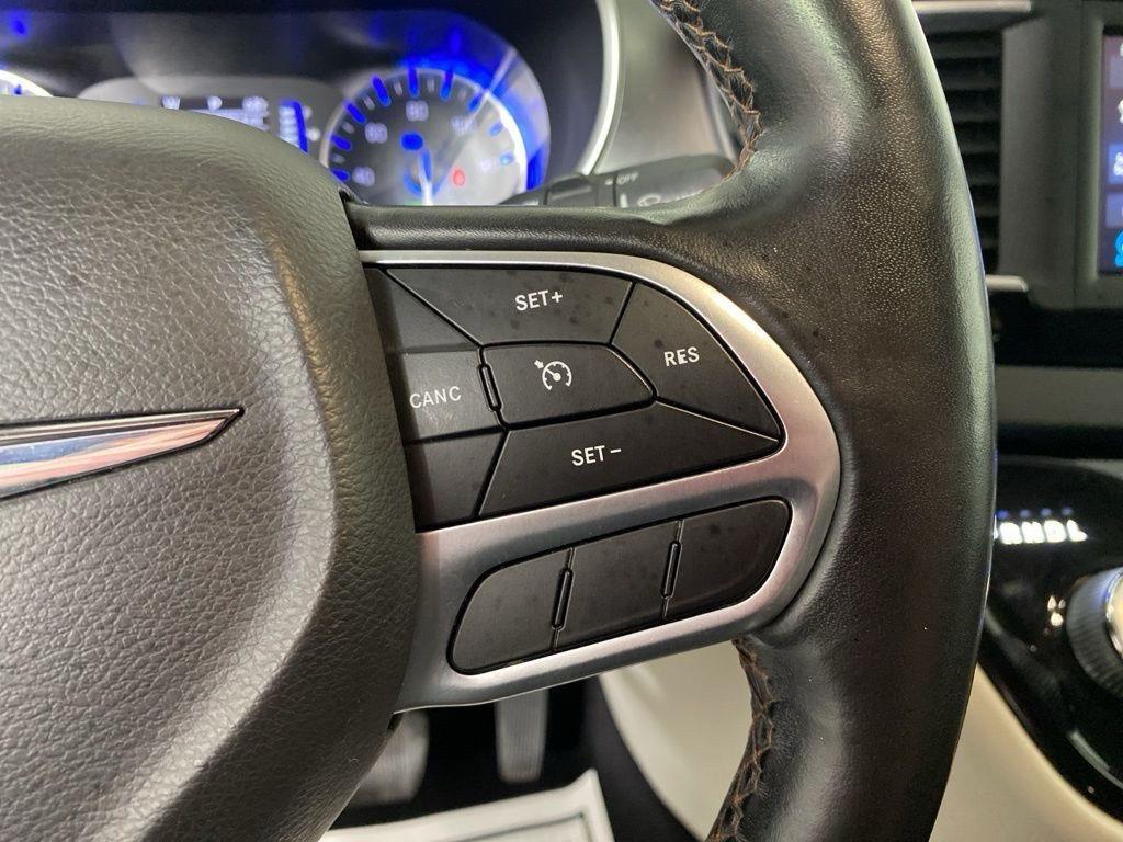 Used 2020 Crystal Metallic Chrysler Touring L image 20