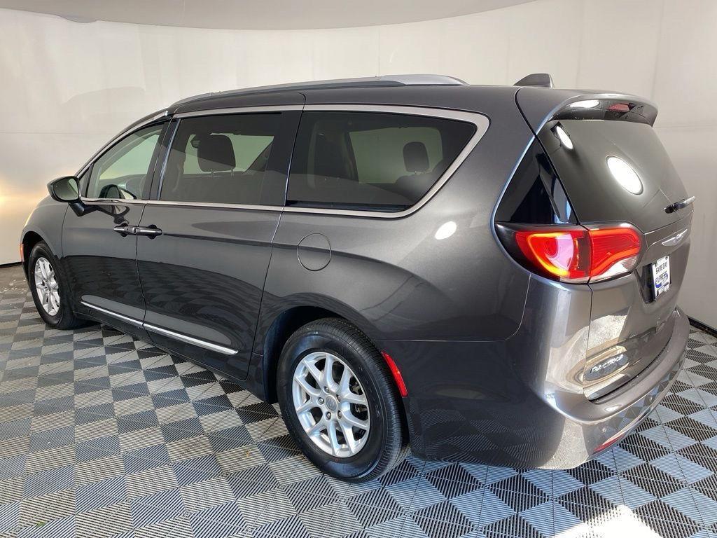 Used 2020 Crystal Metallic Chrysler Touring L image 27