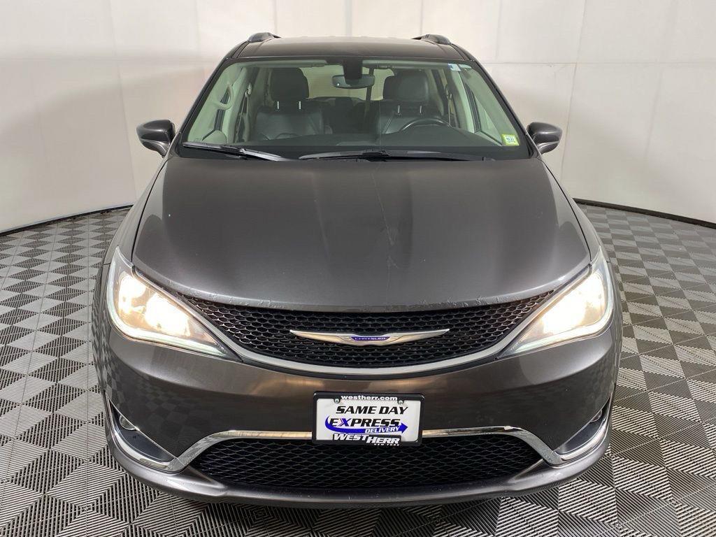 Used 2020 Crystal Metallic Chrysler Touring L image 29