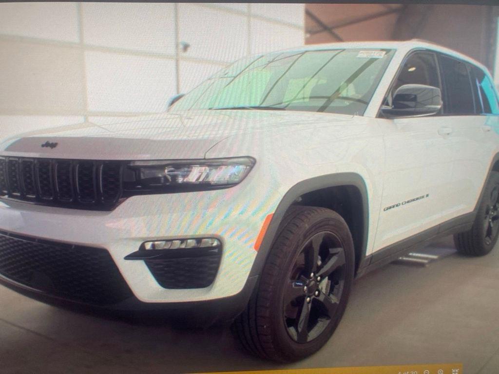 Used 2023 Bright White Clearcoat Jeep Limited image 7