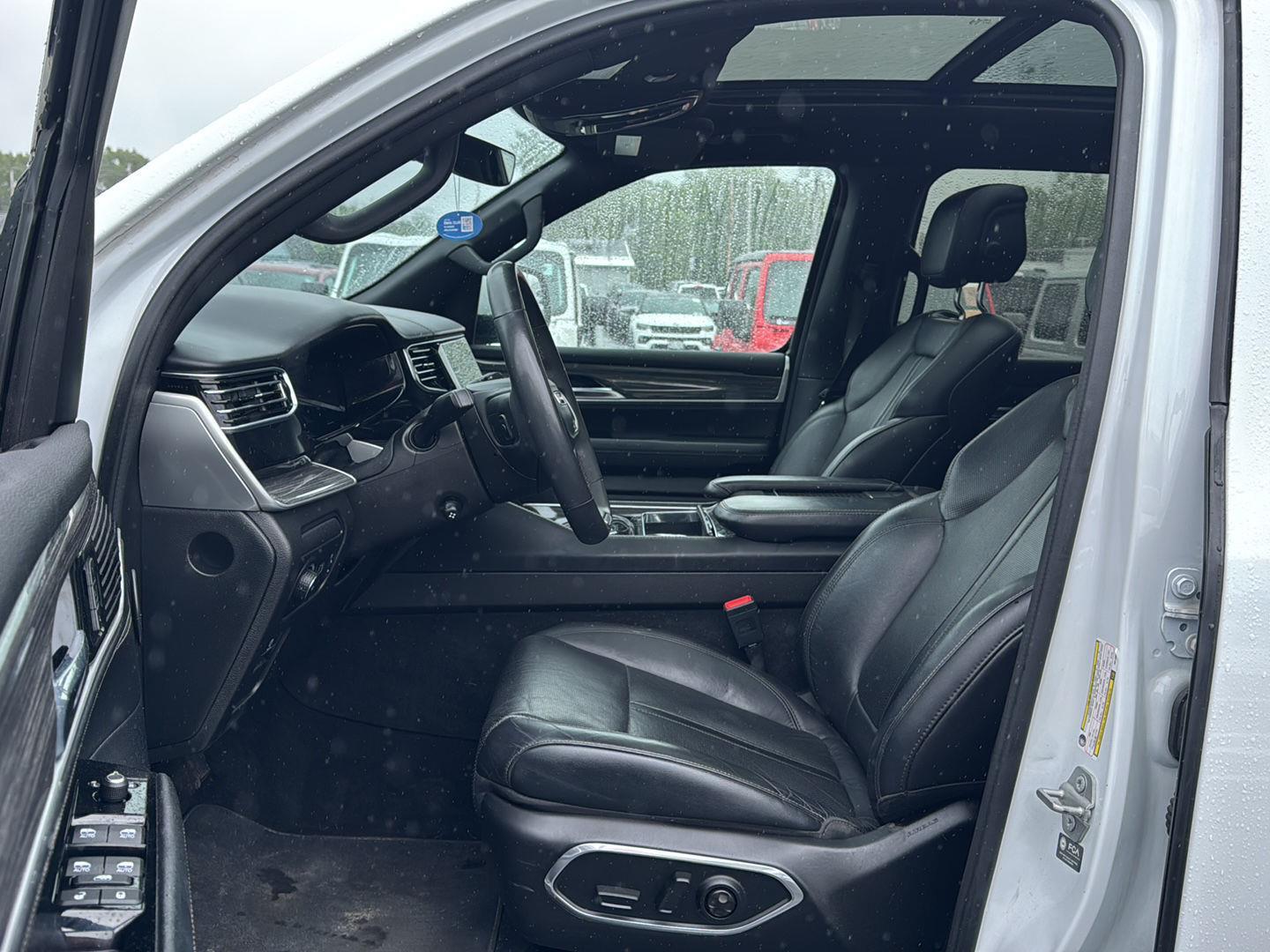 Used 2022 Bright White Clearcoat Jeep Series II image 3