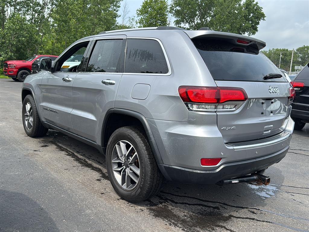 Used 2020 Billet Silver Metallic Clearcoat Jeep Limited image 5