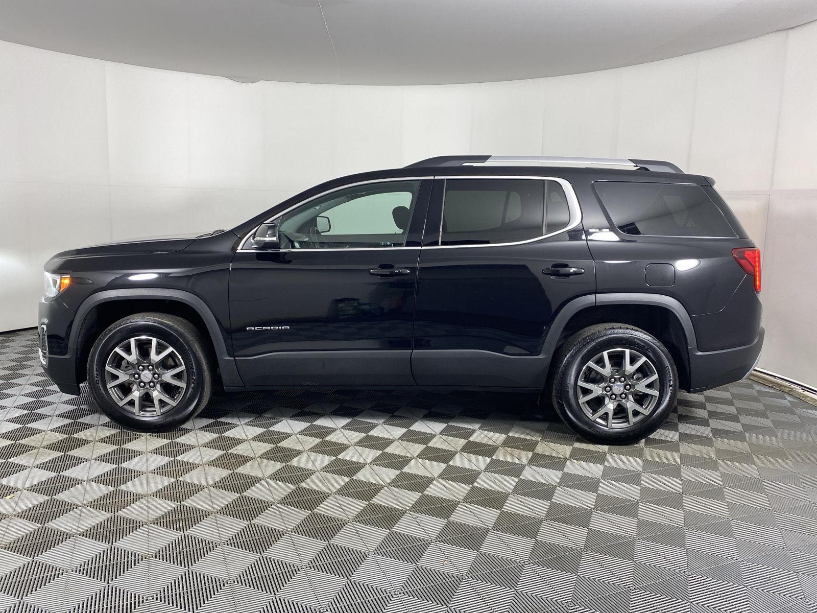 Used 2023 Ebony Twilight Metallic GMC SLE image 13