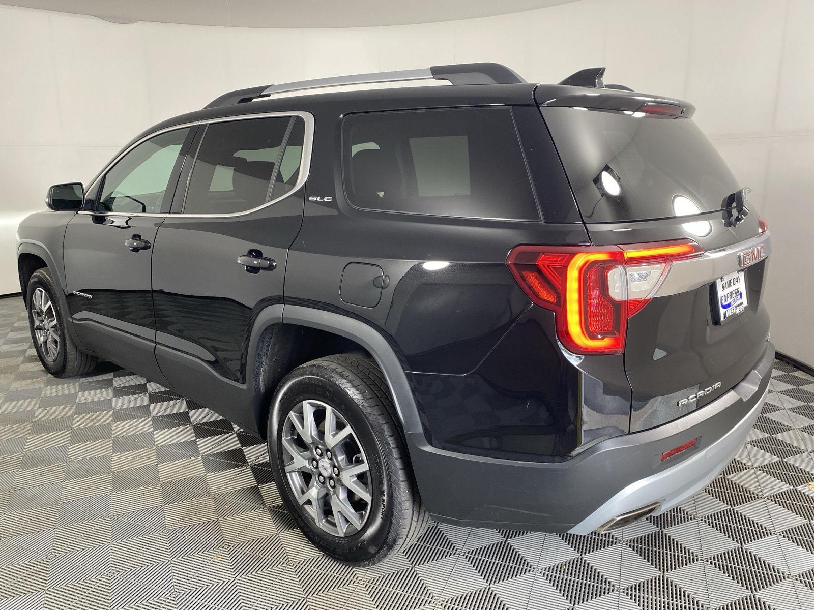 Used 2023 Ebony Twilight Metallic GMC SLE image 15