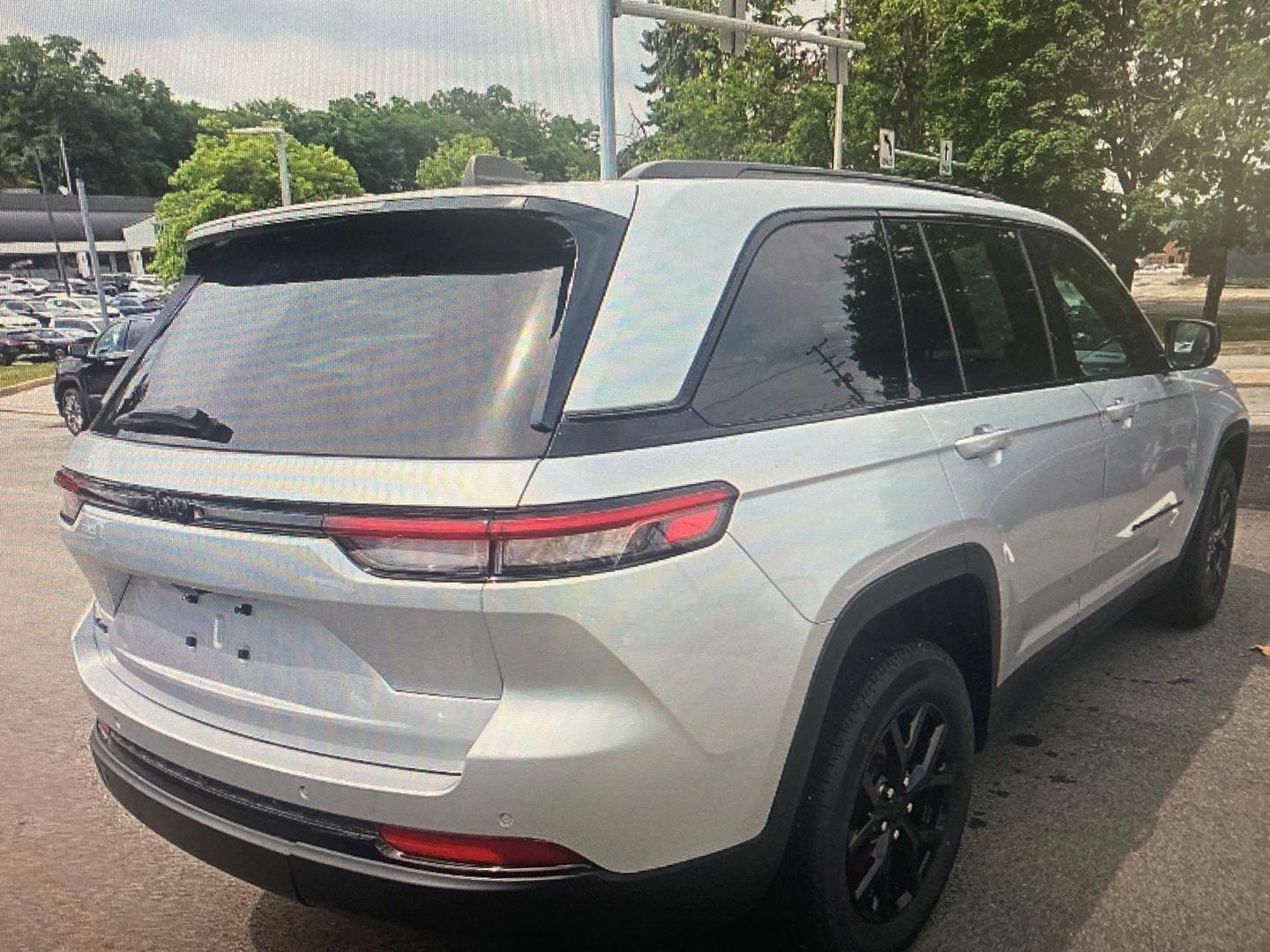 Pre-Owned 2025 Jeep Grand Cherokee Altitude Sport Utility in