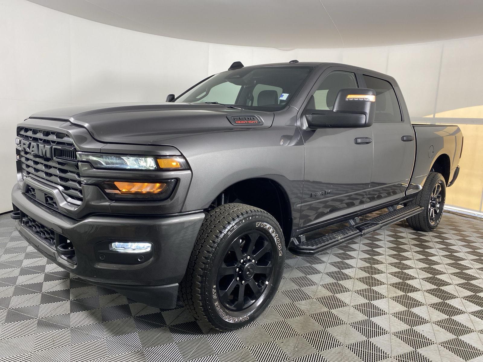 Certified Used 2025 Granite Crystal Metallic Clearcoat Ram Big Horn image 10