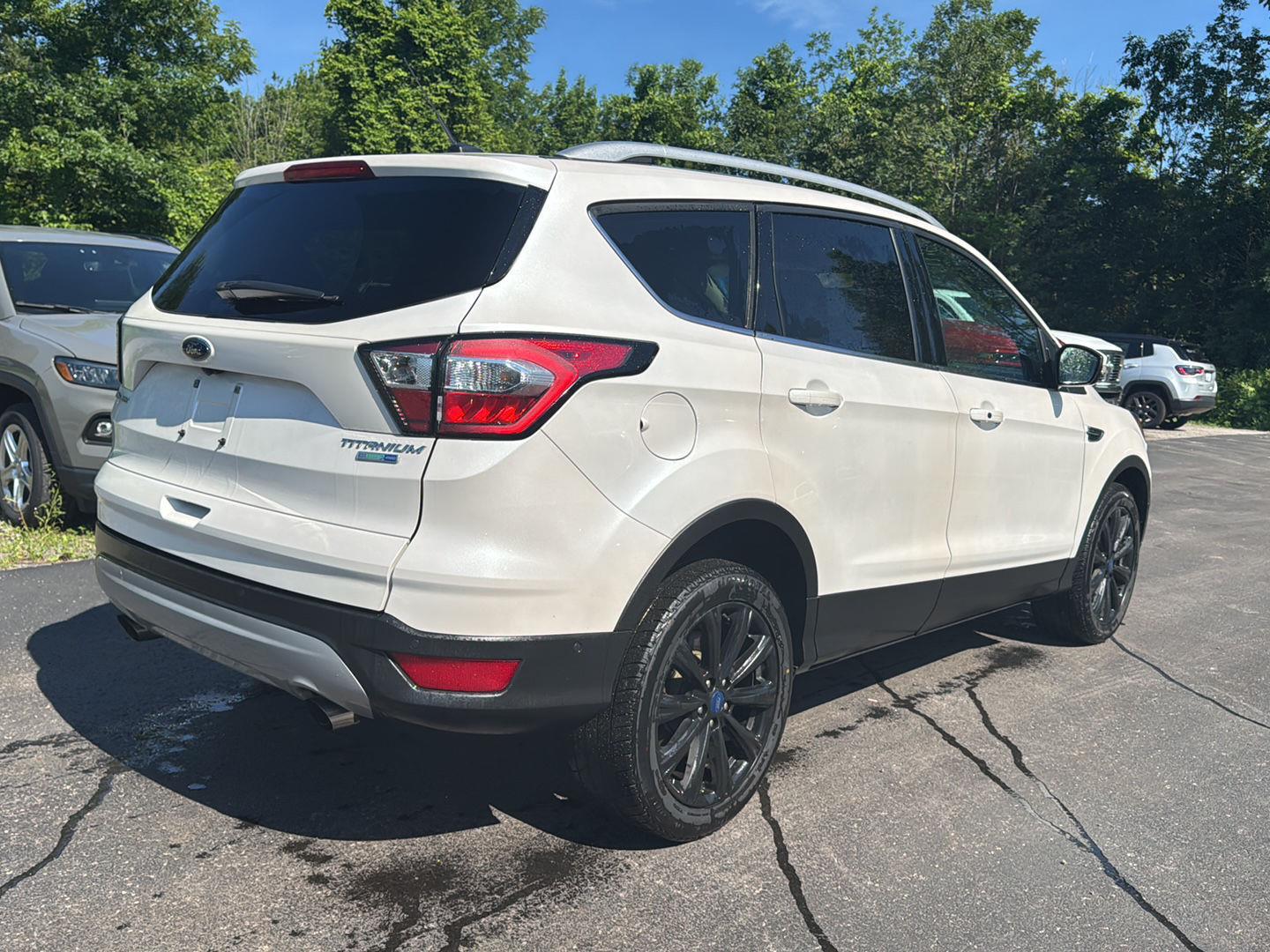 Used 2017 White Platinum Metallic Tri-Coat Ford Titanium image 3