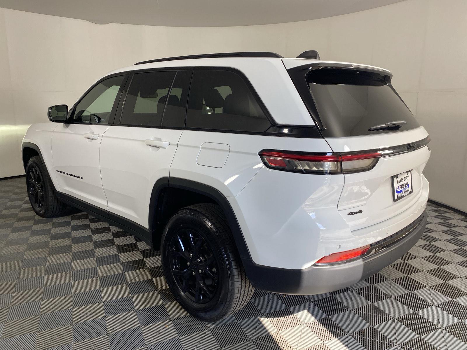 Certified Used 2025 Bright White Clearcoat Jeep Altitude image 15