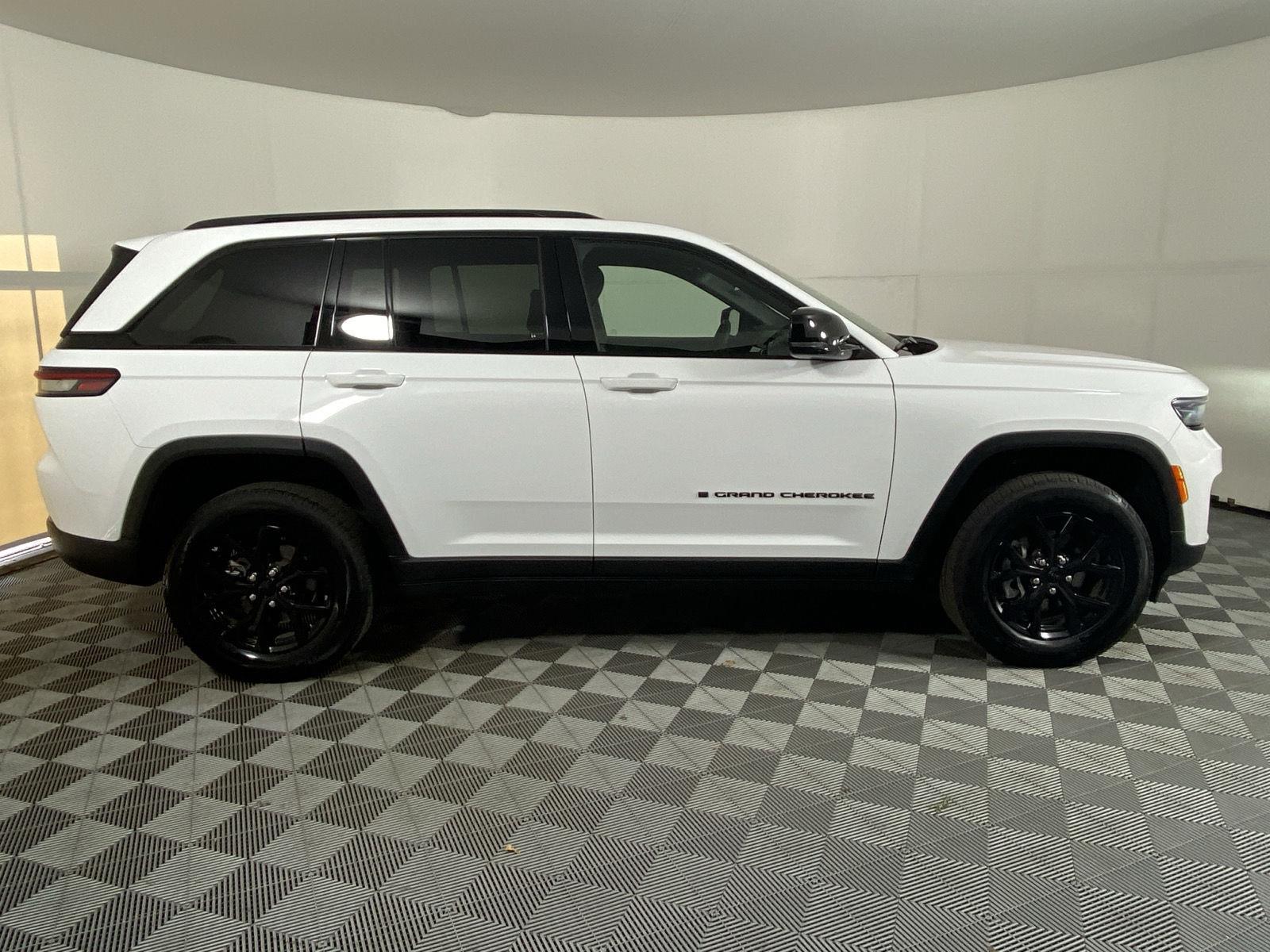 Certified Used 2025 Bright White Clearcoat Jeep Altitude image 4