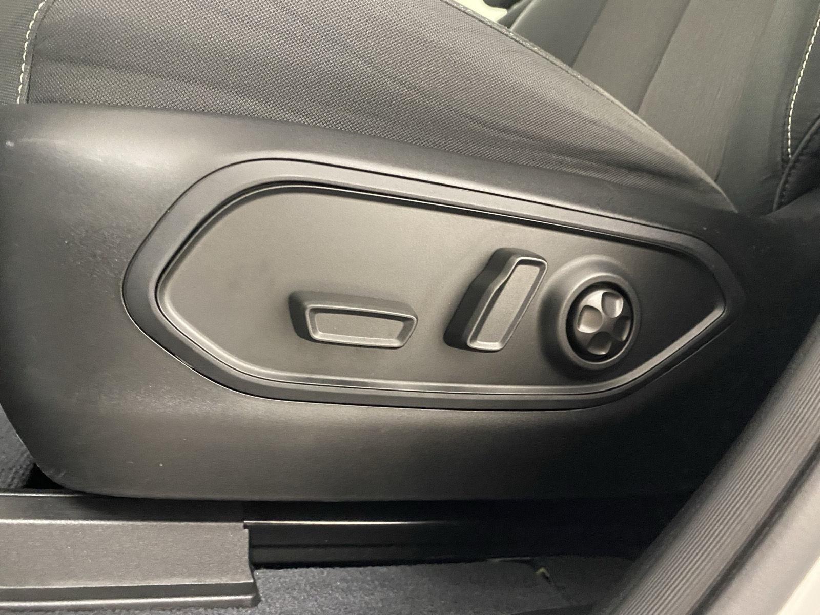 Used 2023 Bright White Clearcoat Jeep Laredo image 12