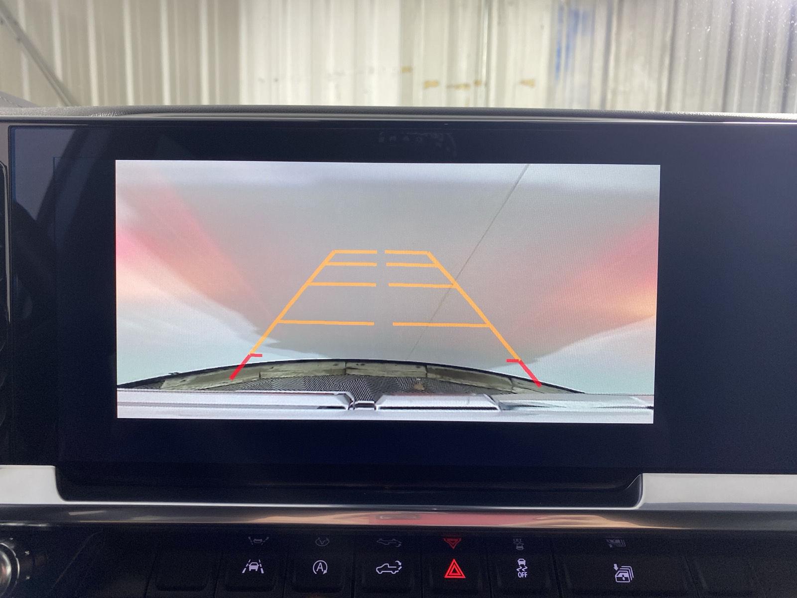 Used 2024 Summit White GMC Elevation image 2