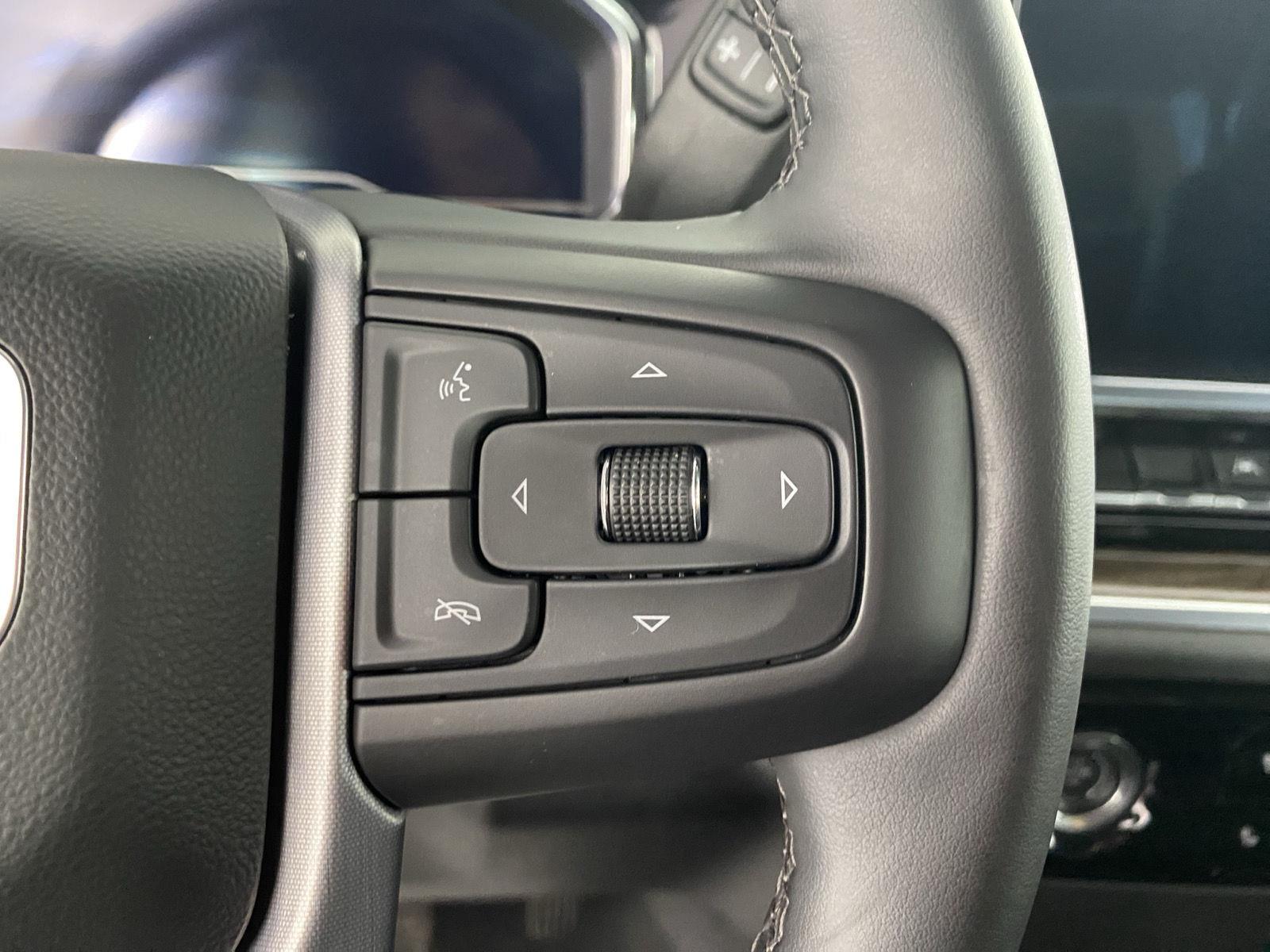 Used 2024 Summit White GMC Elevation image 15