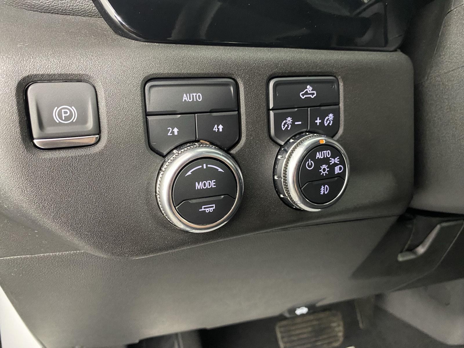 Used 2024 Summit White GMC Elevation image 23