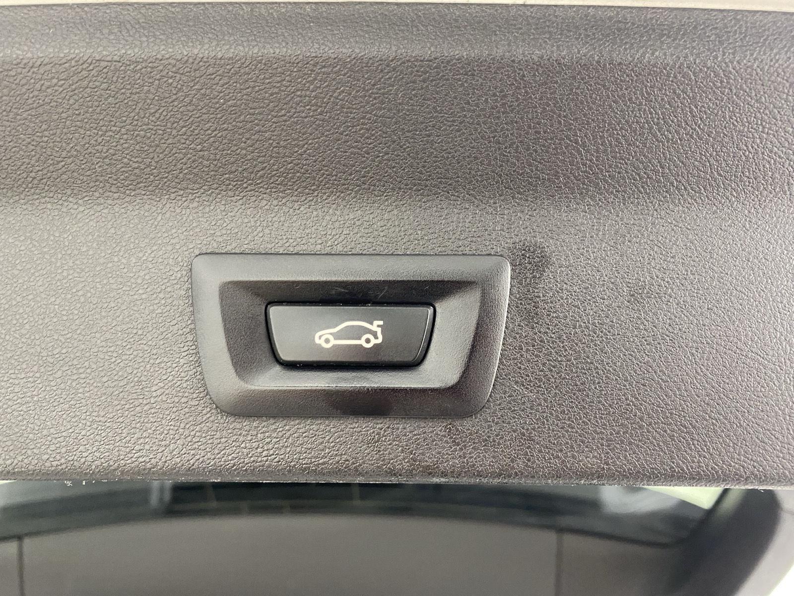 Used 2018 Alpine White BMW xDrive30i image 34