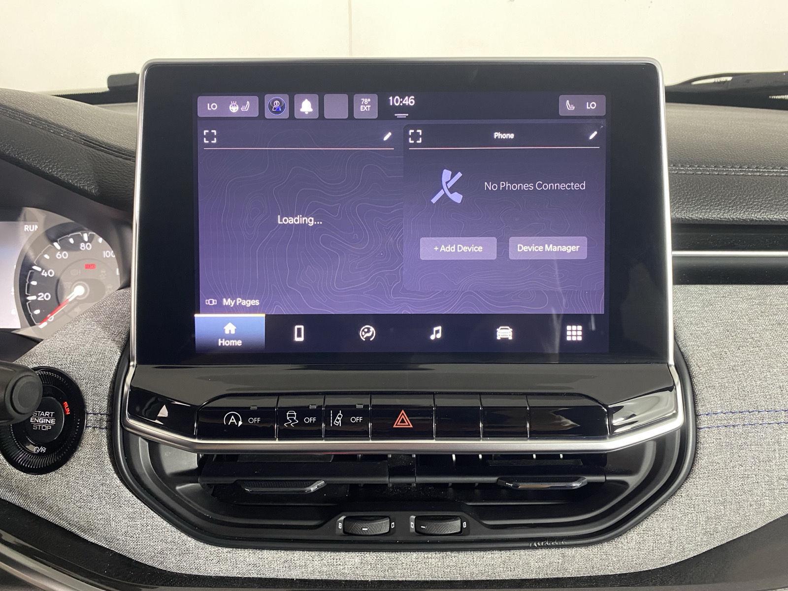 Used 2023 Diamond Black Crystal Pearlcoat Jeep Latitude image 19