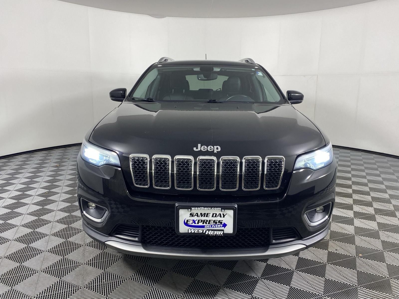 Used 2019 Diamond Black Crystal Pearlcoat Jeep Limited image 5