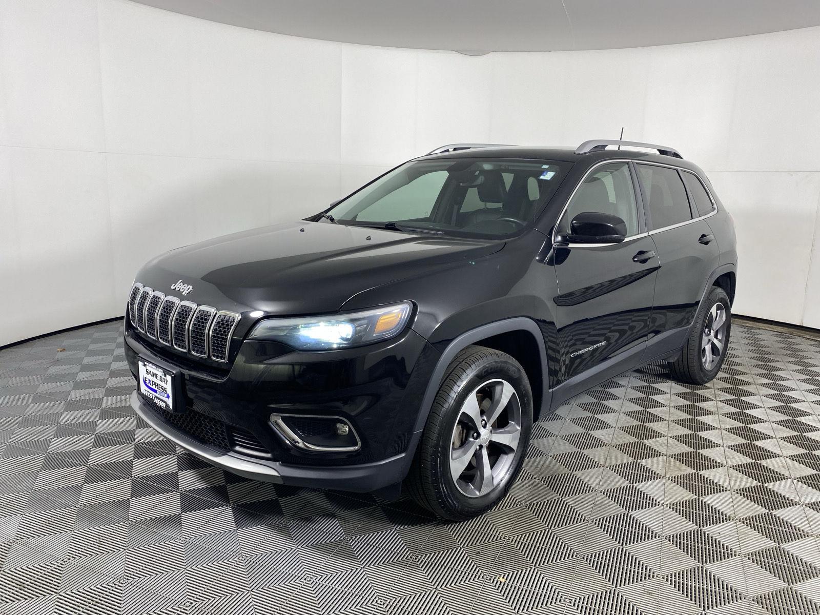 Used 2019 Diamond Black Crystal Pearlcoat Jeep Limited image 8