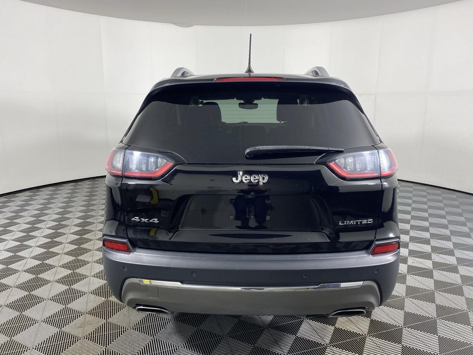 Used 2019 Diamond Black Crystal Pearlcoat Jeep Limited image 11