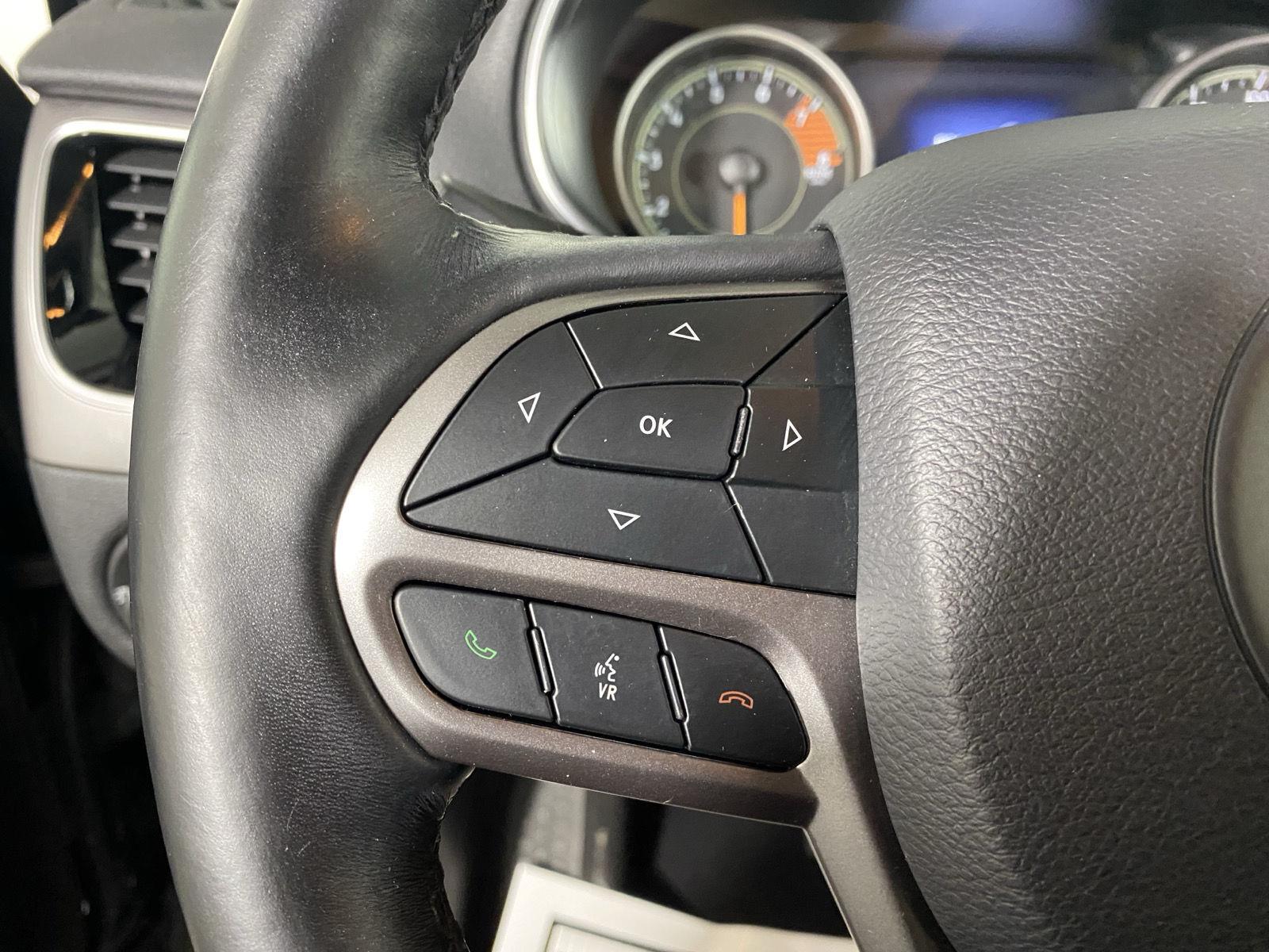 Used 2019 Diamond Black Crystal Pearlcoat Jeep Limited image 19