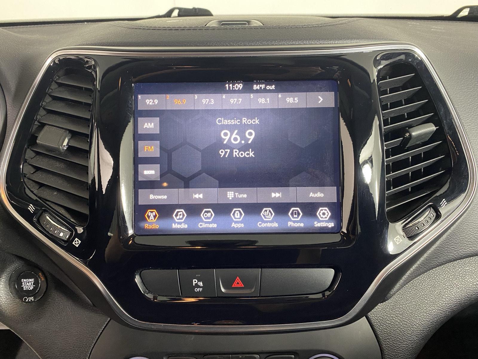 Used 2019 Diamond Black Crystal Pearlcoat Jeep Limited image 4