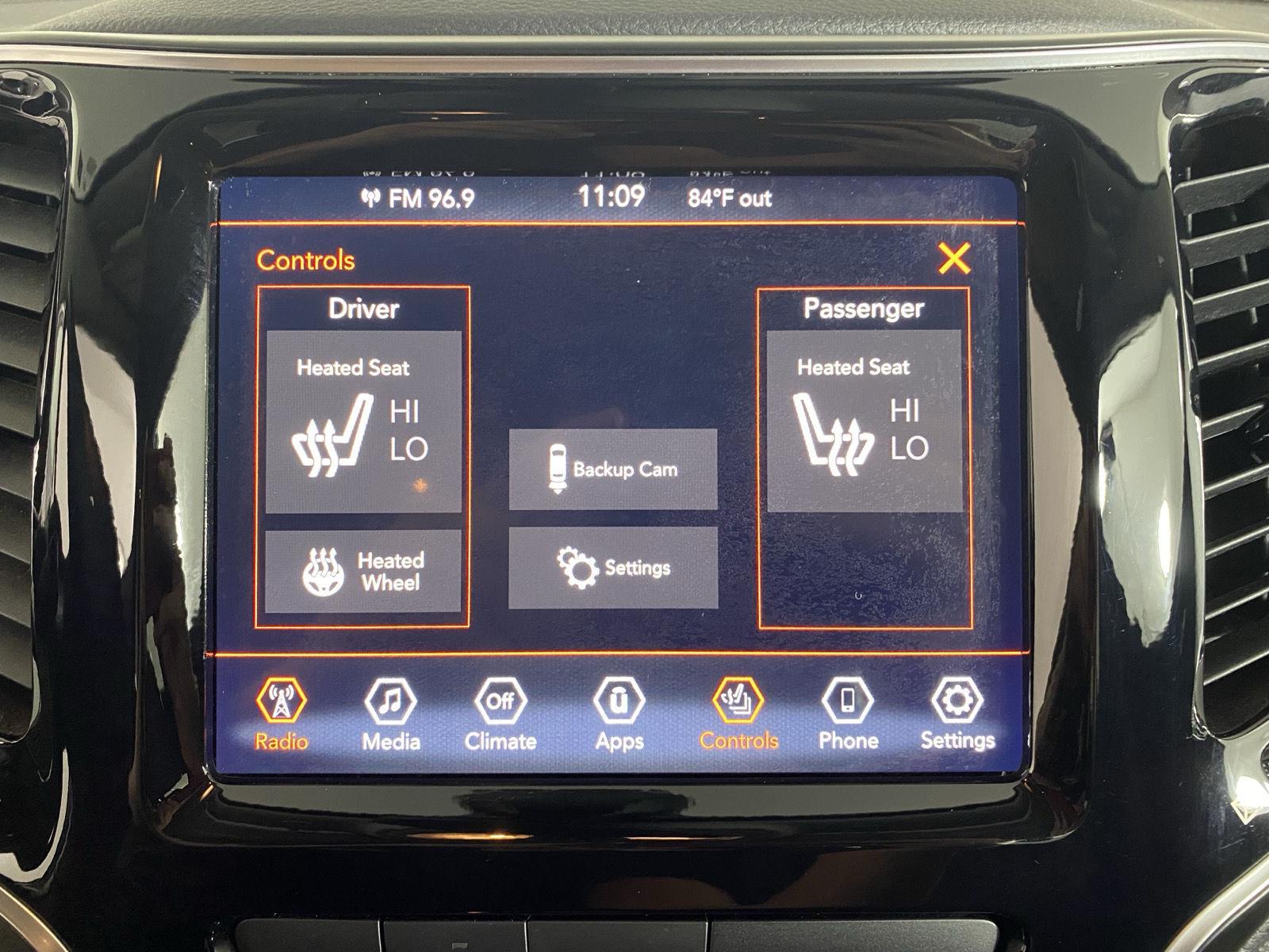 Used 2019 Diamond Black Crystal Pearlcoat Jeep Limited image 2