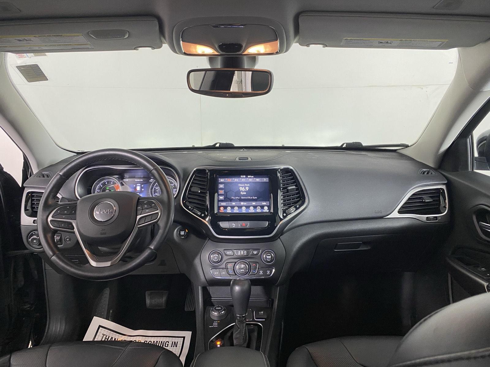 Used 2019 Diamond Black Crystal Pearlcoat Jeep Limited image 27