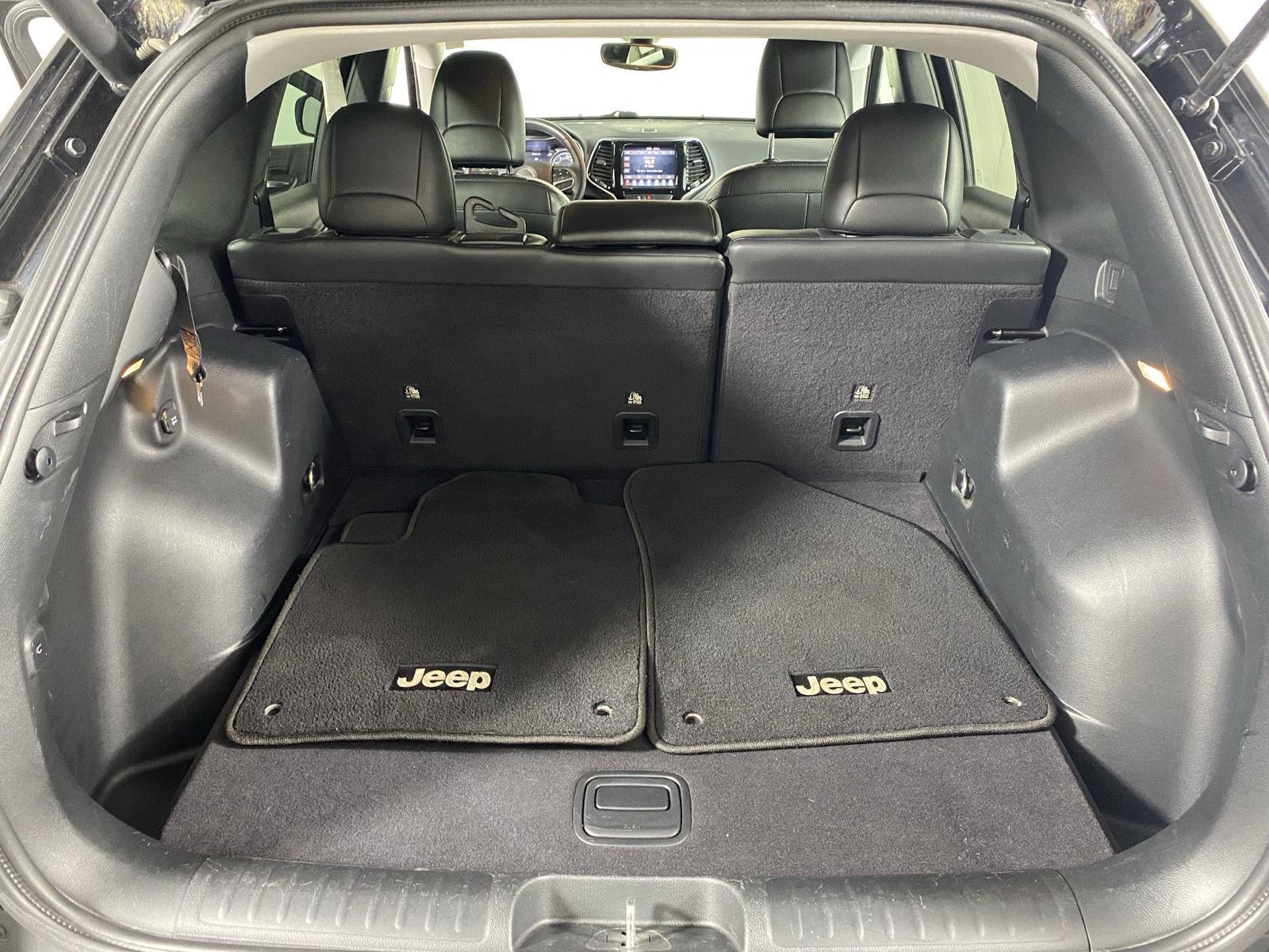 Used 2019 Diamond Black Crystal Pearlcoat Jeep Limited image 28
