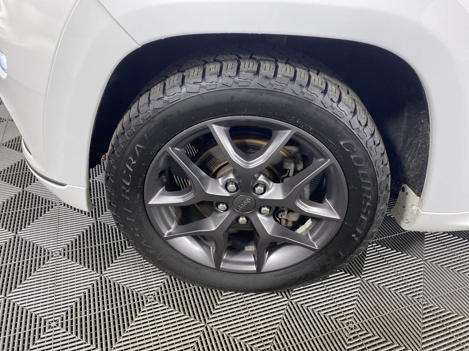 Used 2020 Bright White Clearcoat Jeep Limited X image 12