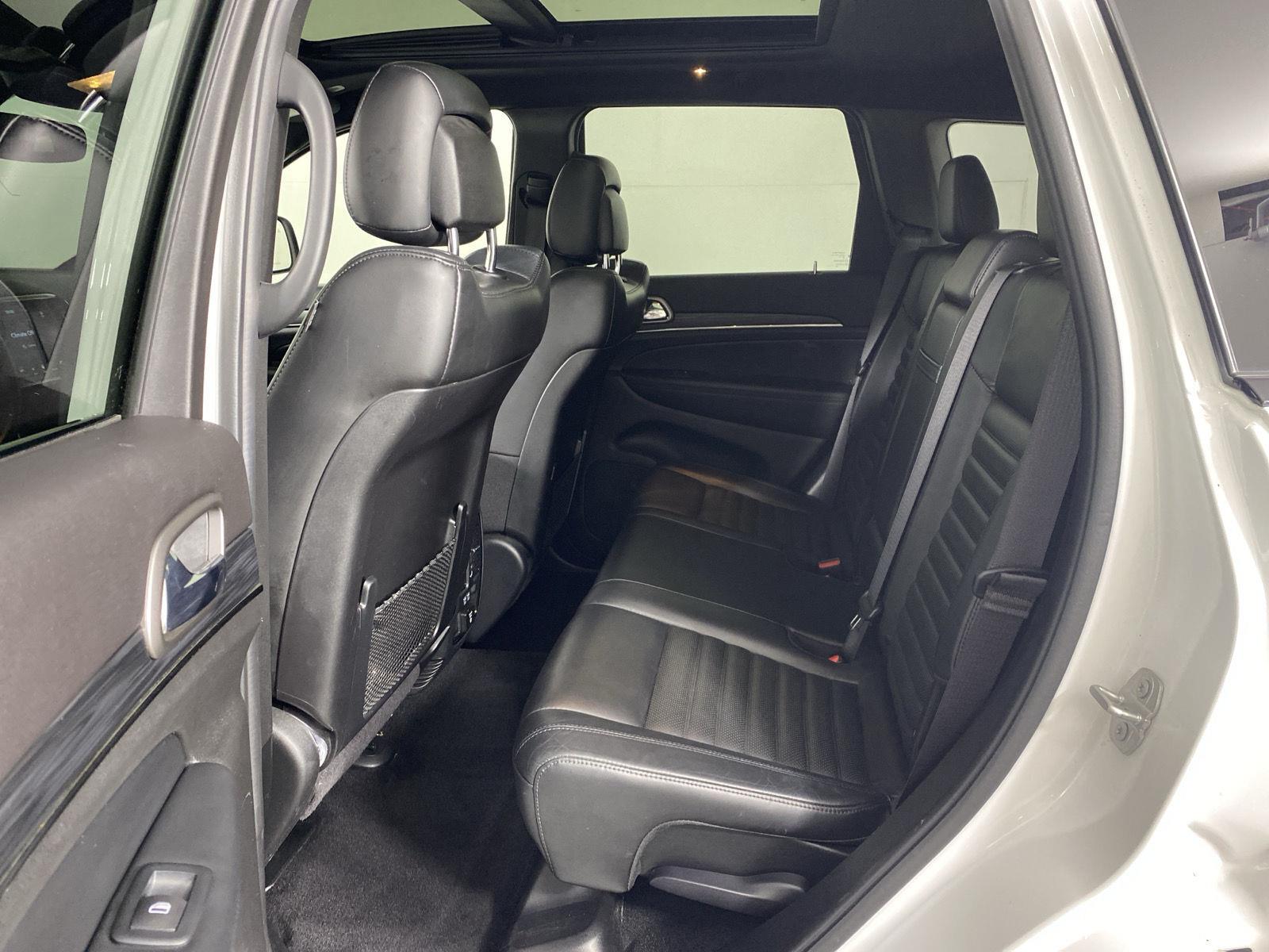 Used 2020 Bright White Clearcoat Jeep Limited X image 27