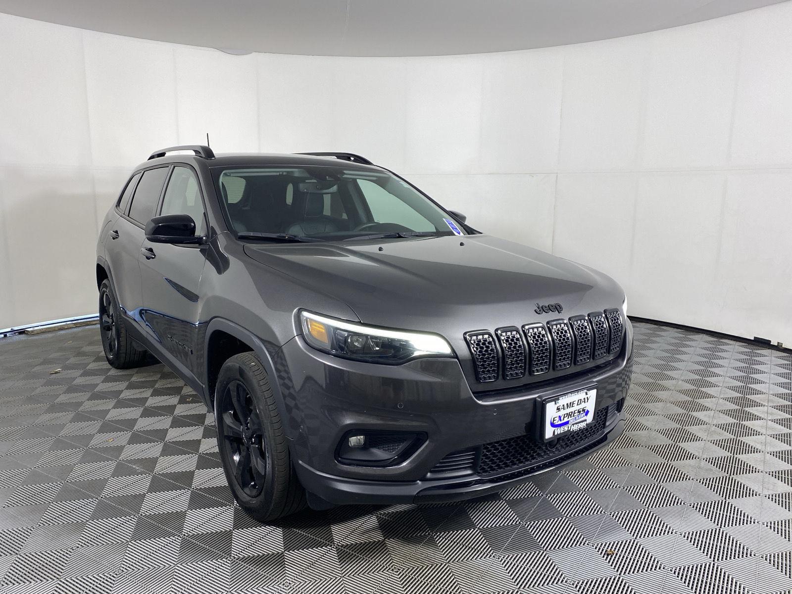 Used 2023 Granite Crystal Metallic Clearcoat Jeep Altitude Lux image 11