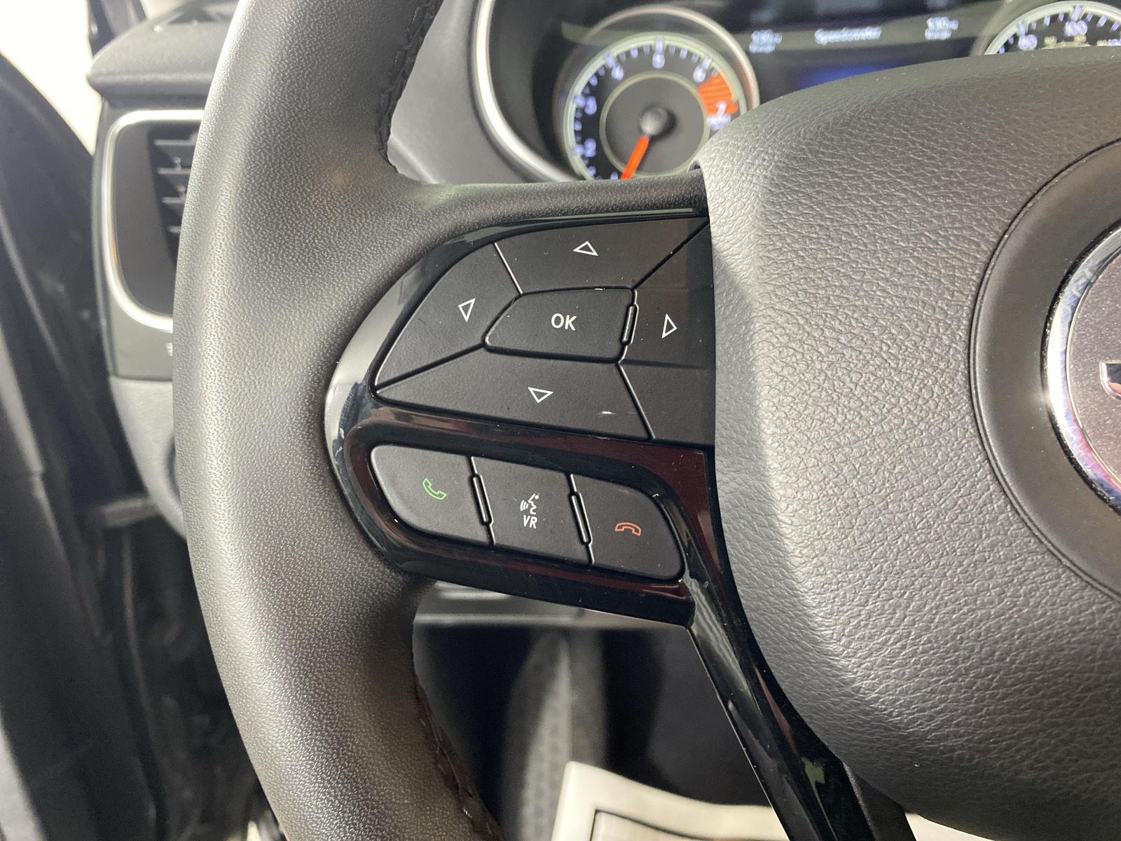 Used 2023 Granite Crystal Metallic Clearcoat Jeep Altitude Lux image 15